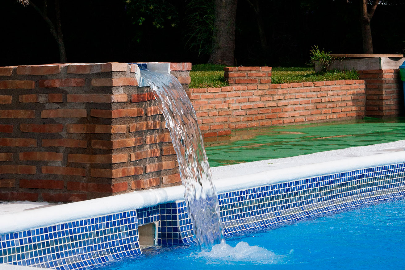 Piscina Mesón JR